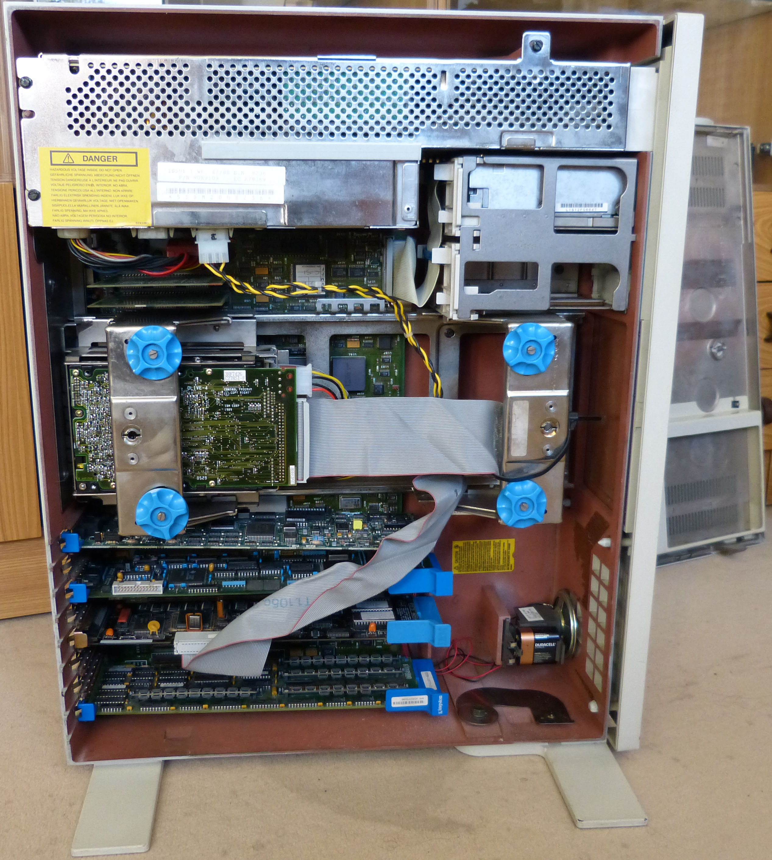 IBM_PS2_side_overview.jpg